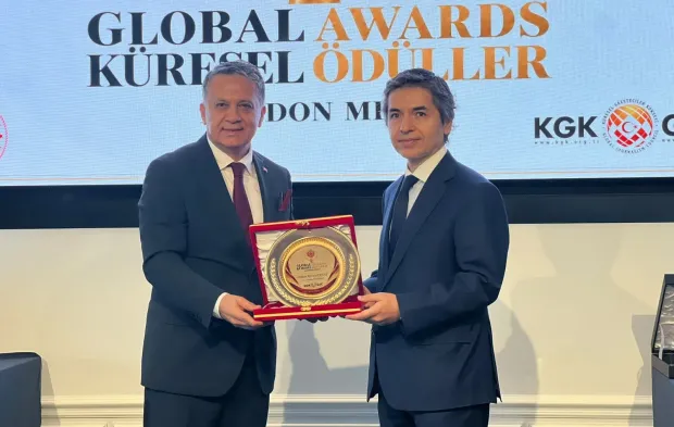 Londra'da KGK dostluk rüzgarı estirdi