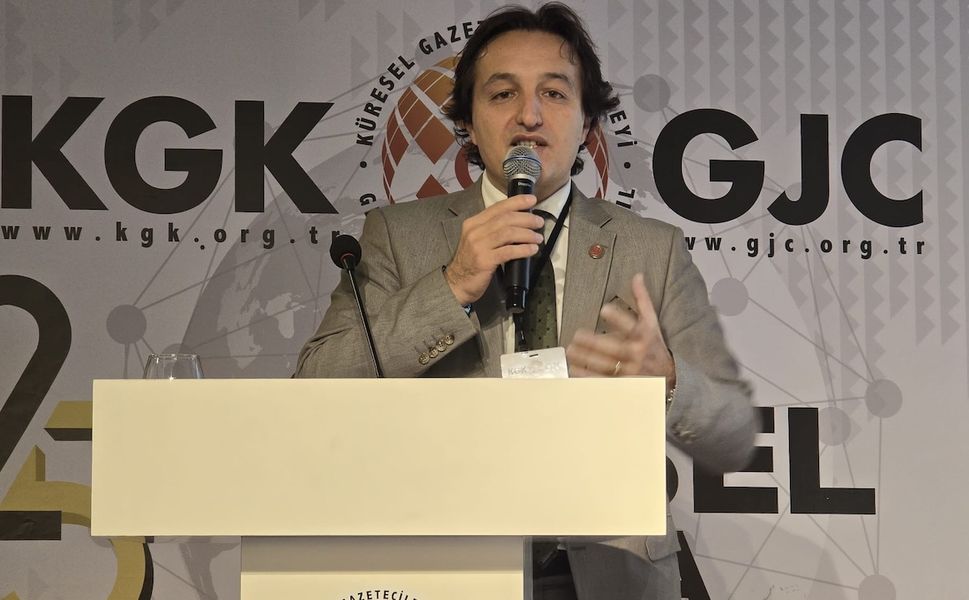 UK-based editor Vatan Öz received a Global Achievement Awards at the The Global Journalism Council (GJC) ceremony