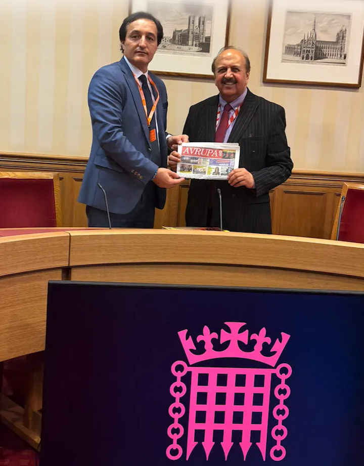 Vatan Oz Lord Hussain