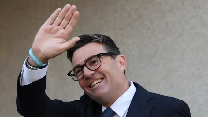 Andy Burnham No 10 Manchester.jpg