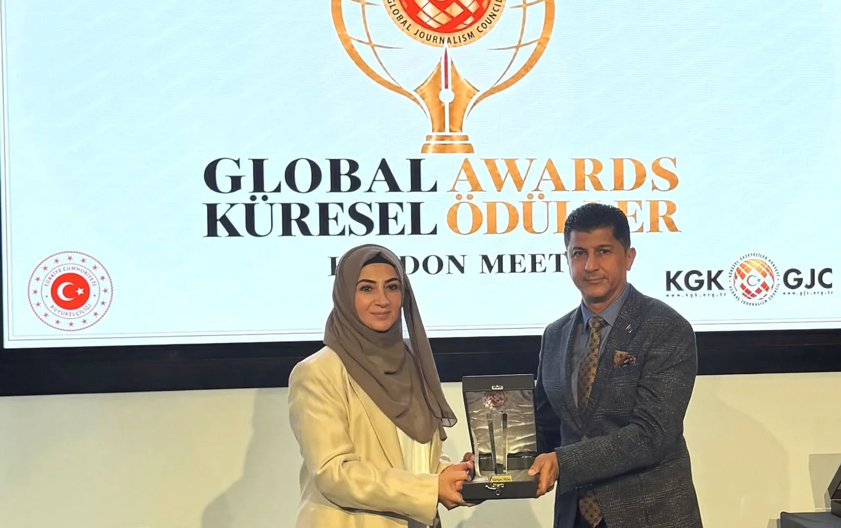 Küresel Gazeteciler Konseyi İngiltere Uluslararası Medya Ve Dostluk Ödülleri Birleşik Krallık Vatan Oz 3
